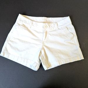 Maurices White Cotton Shorts Size 5/6